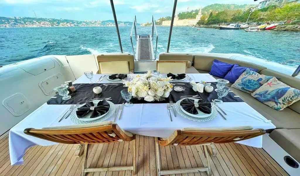 YACHT ISTANBUL WATER